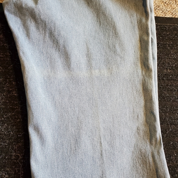 Lafei Nier Light Wash Star Embroidery Details Women's Jeans. Flare. - Picture 5 of 7